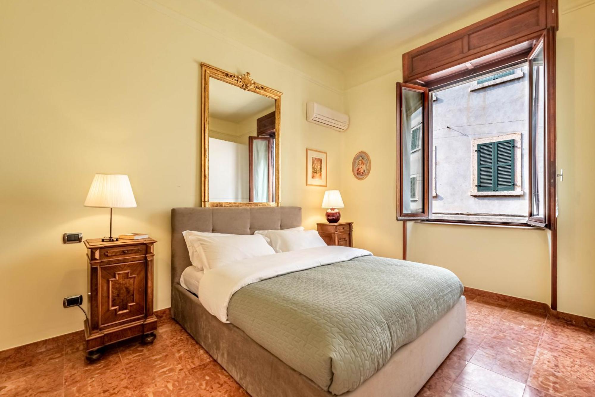 Piazza Isolo Central Apartment 维罗纳 外观 照片