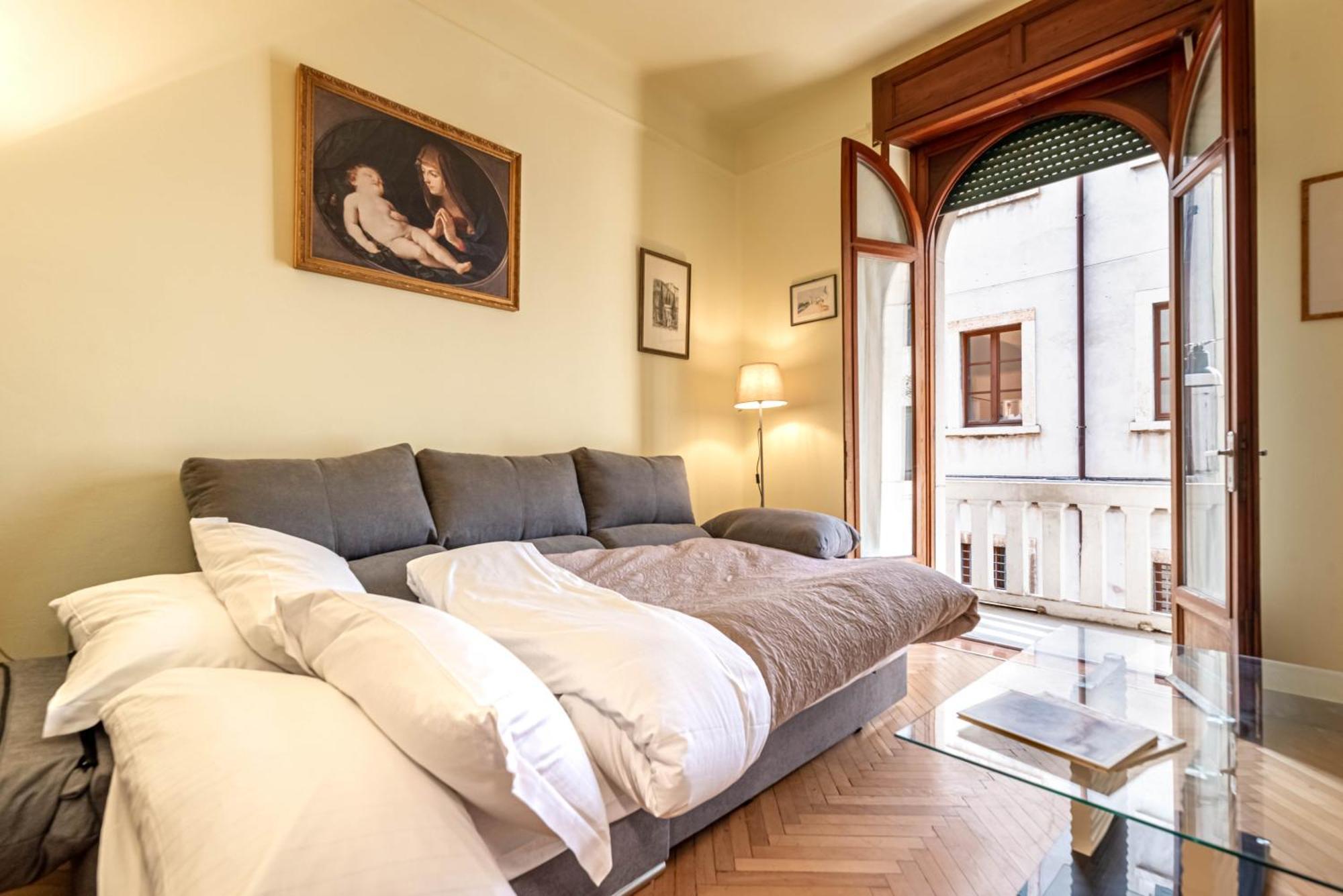Piazza Isolo Central Apartment 维罗纳 外观 照片