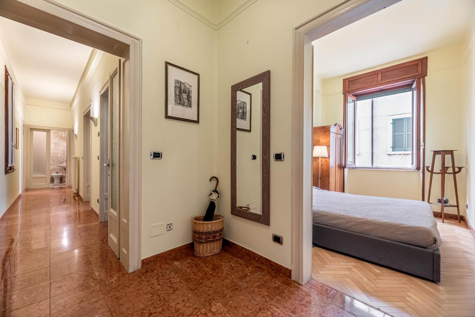 Piazza Isolo Central Apartment 维罗纳 外观 照片