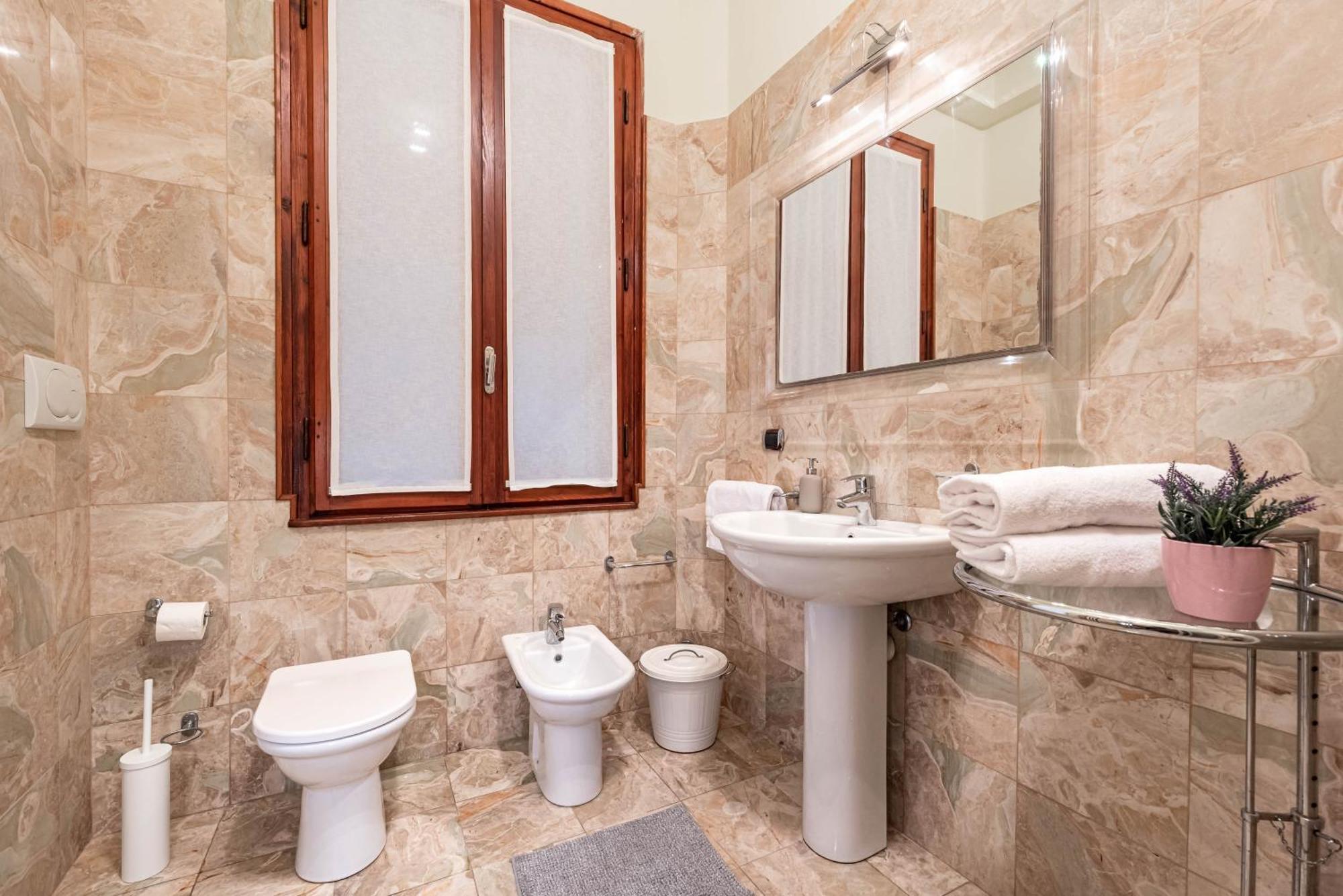 Piazza Isolo Central Apartment 维罗纳 外观 照片