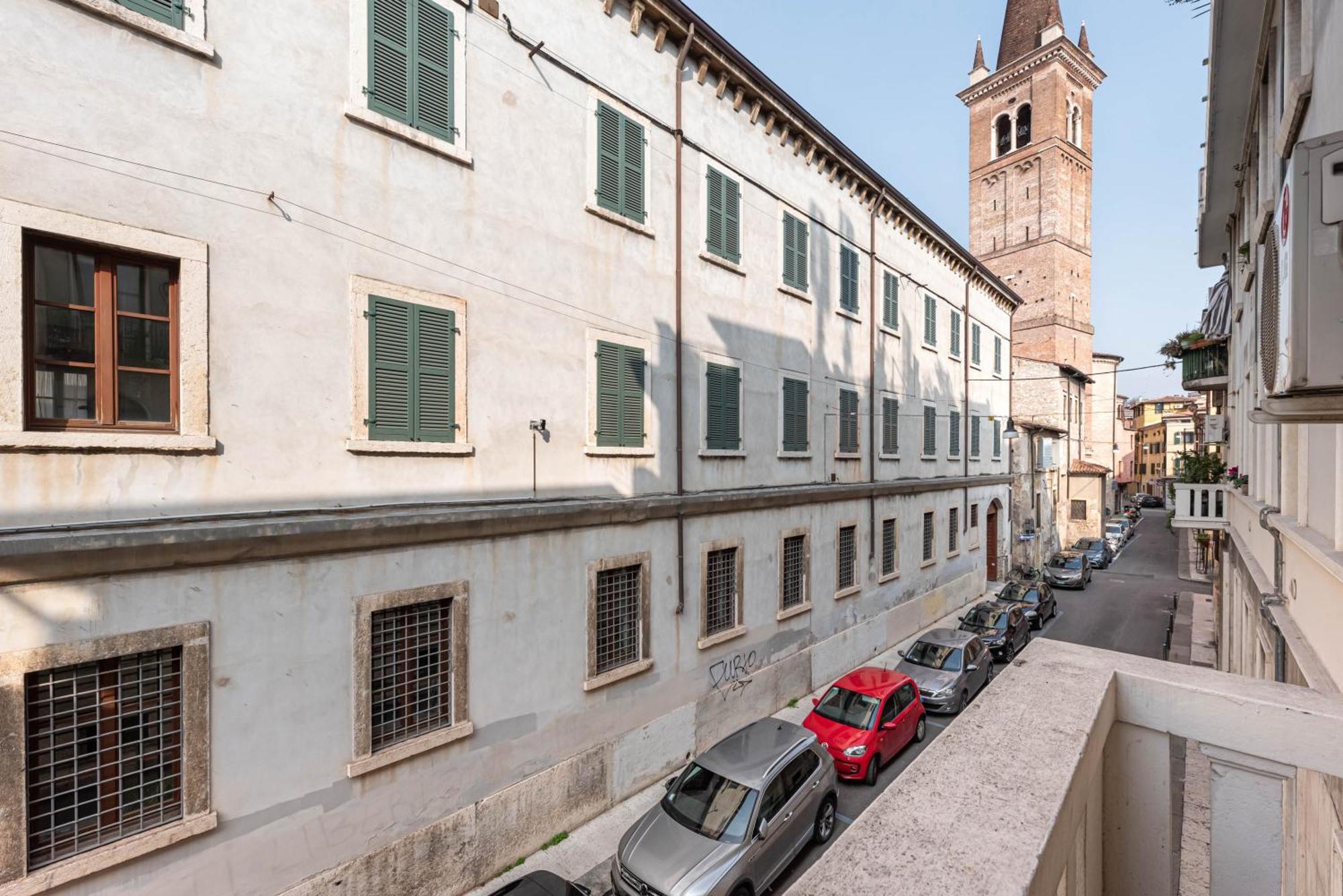 Piazza Isolo Central Apartment 维罗纳 外观 照片